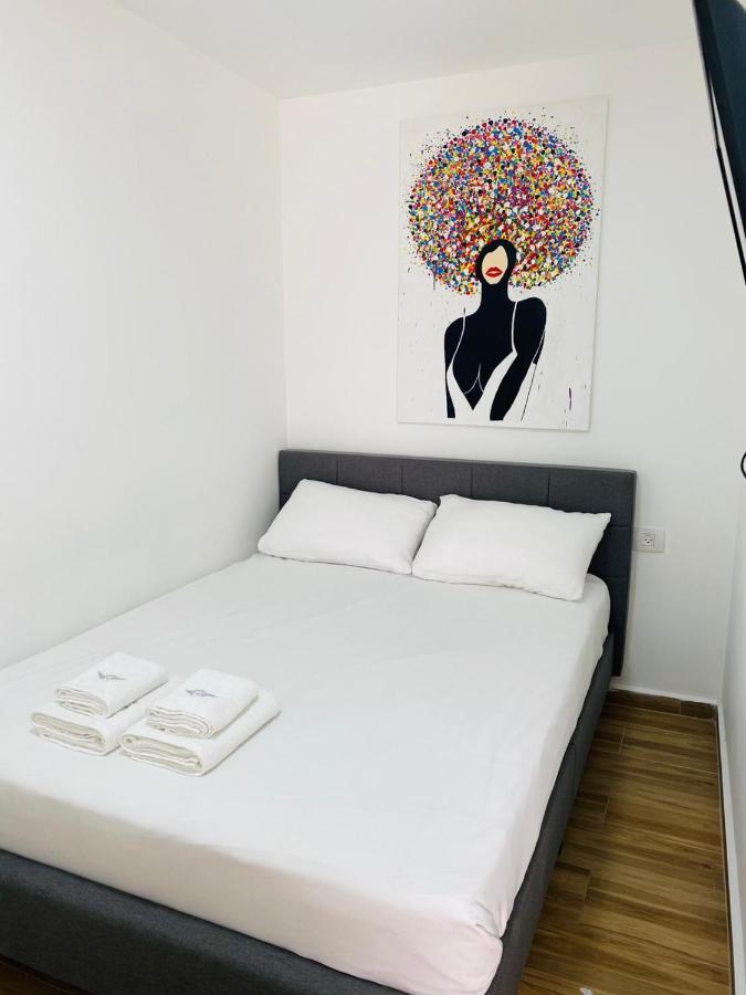 Merav Place Apartment *
